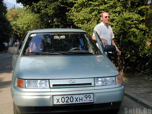 Евгенич на личном авто