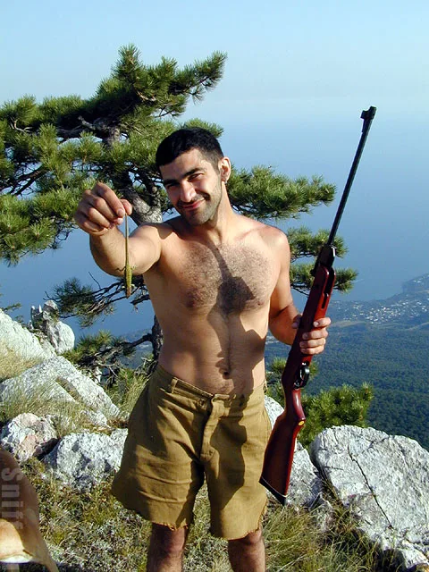 Злая Пога с добычей