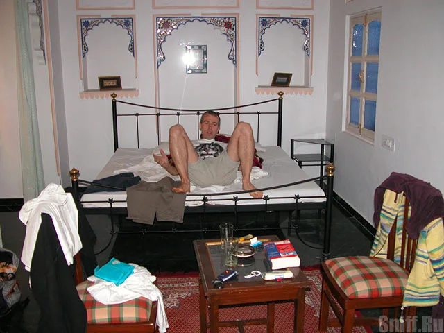 А это номер, где, если верить Lonely Planet, снимали Джеймс Бонда